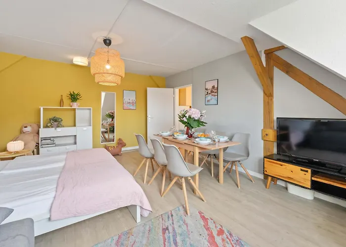 33 Abcd Alexanderplatz *