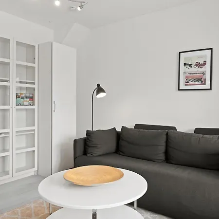 33 Abcd Alexanderplatz *