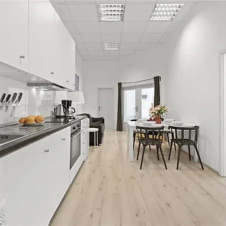 33 Abcd Alexanderplatz Apartment *