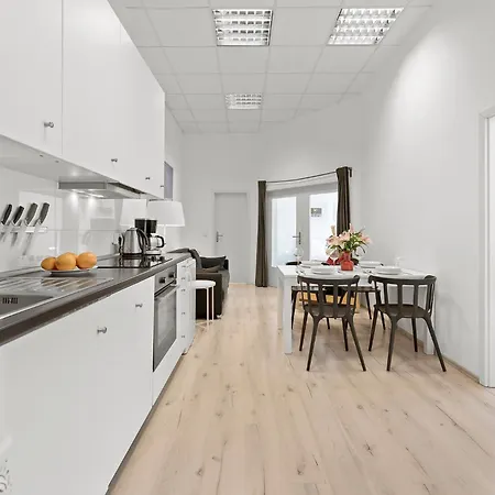 33 Abcd Alexanderplatz Apartment *