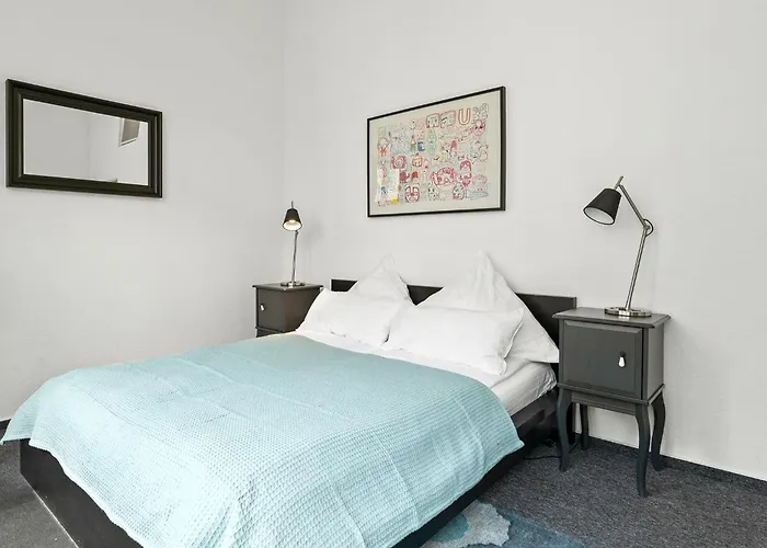 33 Abcd Alexanderplatz *