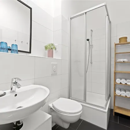 33 Abcd Alexanderplatz Apartment *