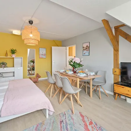 33 Abcd Alexanderplatz *