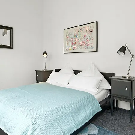 33 Abcd Alexanderplatz *