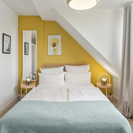 33 Abcd Alexanderplatz Apartment