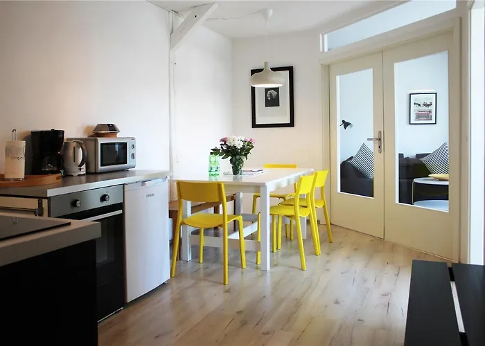 33 Abcd Alexanderplatz *